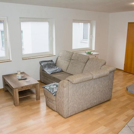 Schoene 2-Raum-Wohnung Im Zentrum Waltershausens Екстер'єр фото