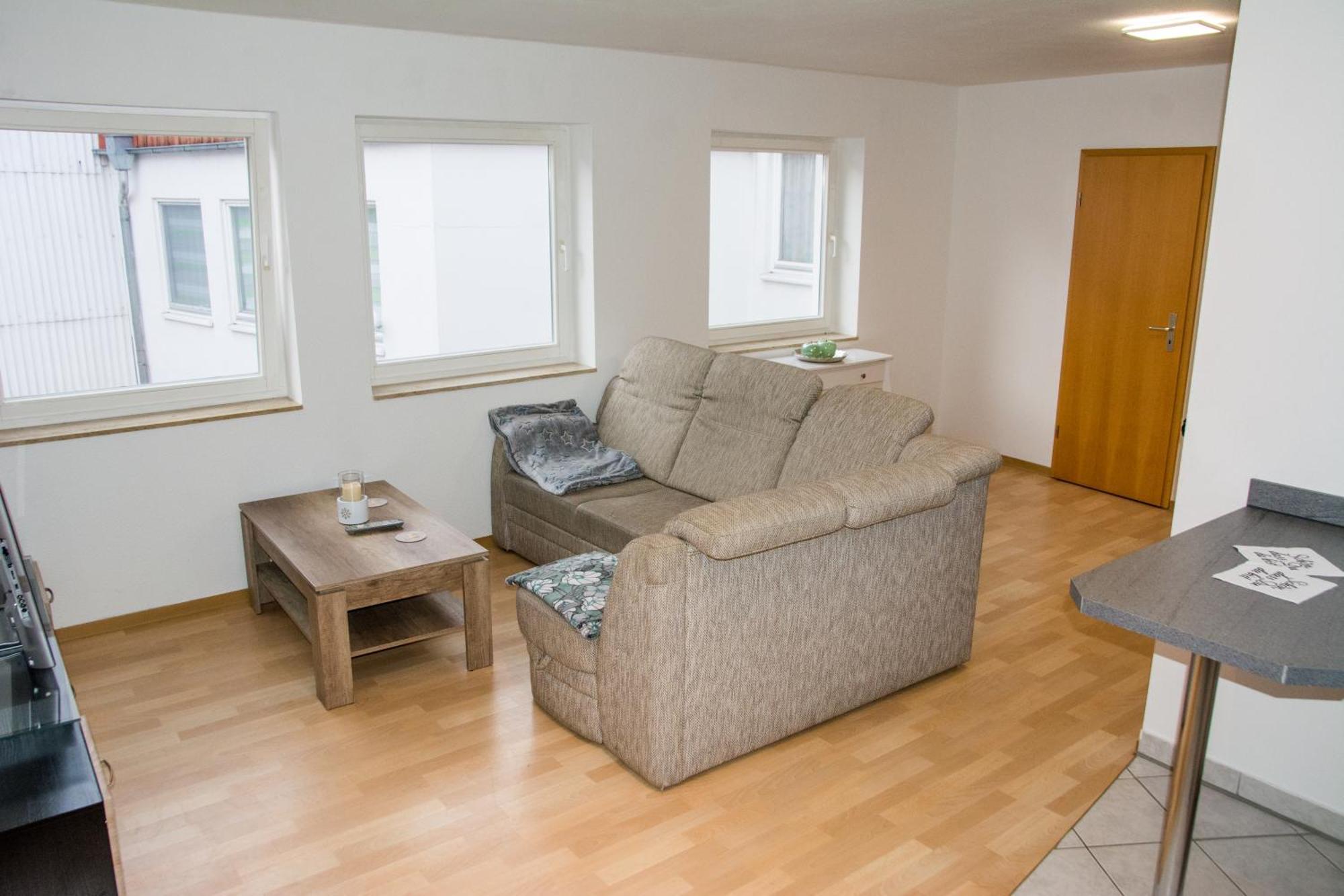 Schoene 2-Raum-Wohnung Im Zentrum Waltershausens Екстер'єр фото
