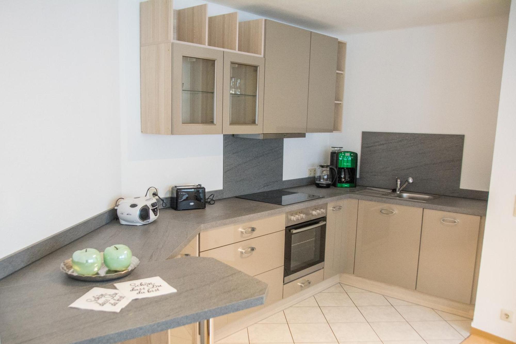 Schoene 2-Raum-Wohnung Im Zentrum Waltershausens Екстер'єр фото